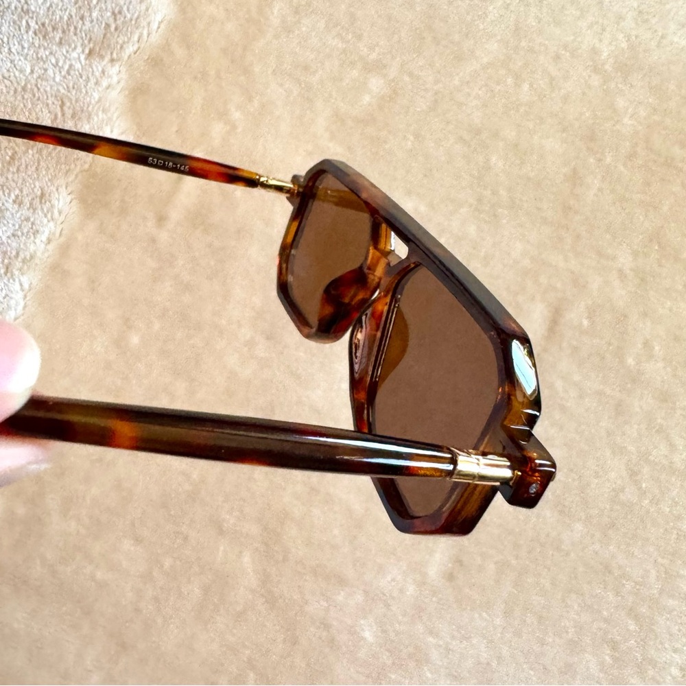 Vintage Banana Republic Aviator Sunglasses - Picture 5 of 5